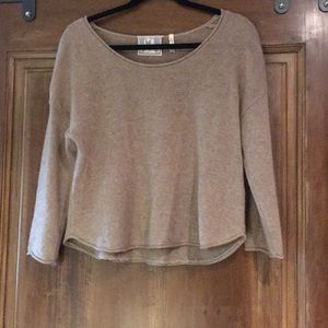 Qi 100% cashmere sweater. Size S.